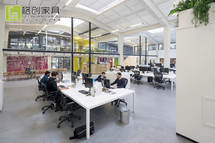 現(xiàn)代辦公家具