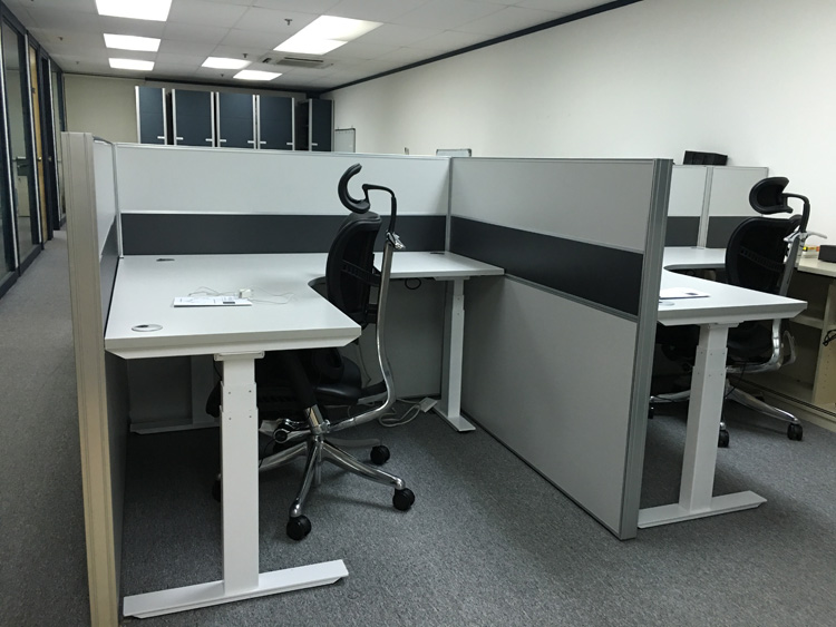 屏風卡位辦公桌